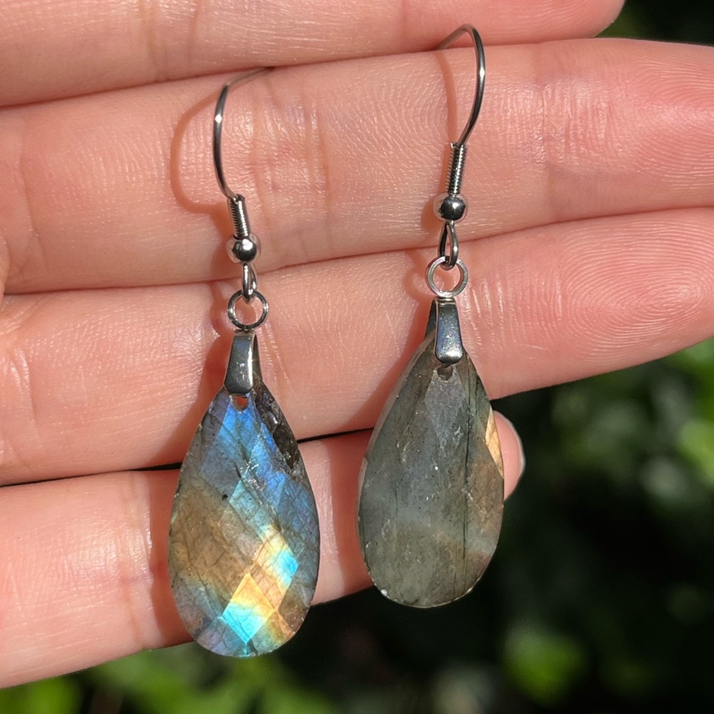 Stainless steel blue orange flash facated labradorite earrings